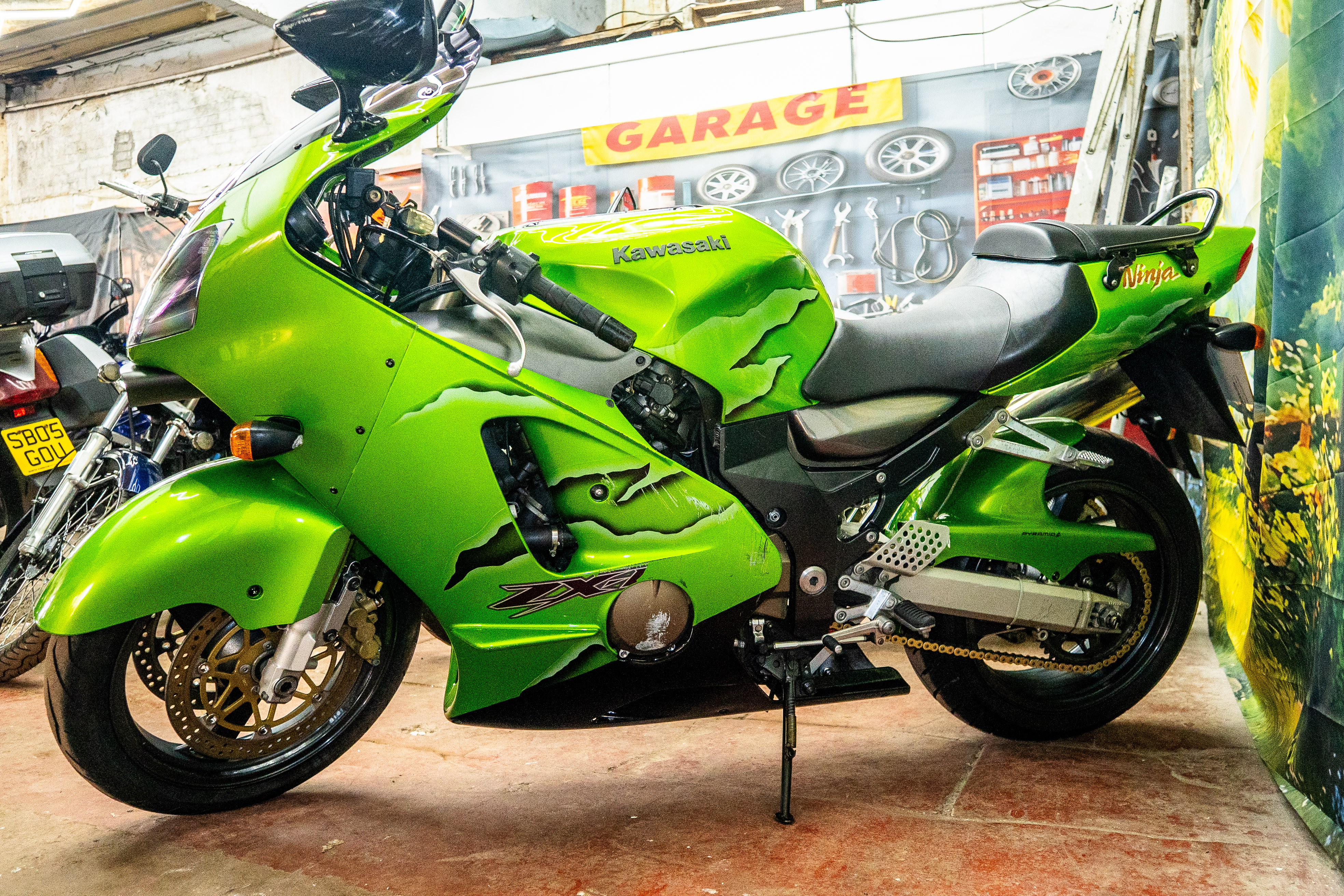 Kawasaki Ninja ZX12R